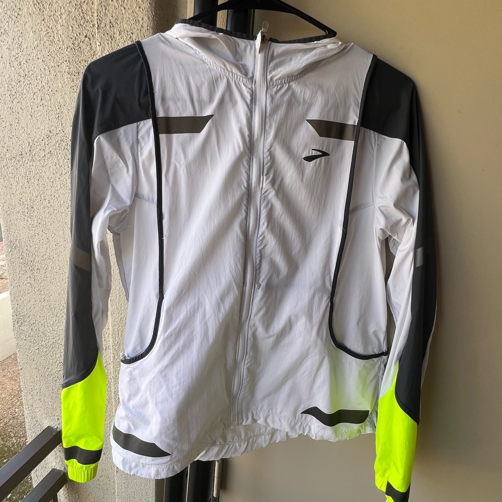 Brooks Run Visible Convertible Jacket